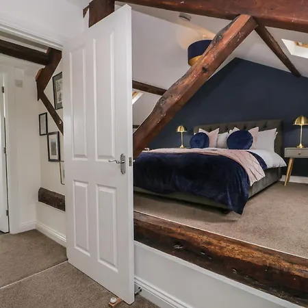 Apartament 3 Old Pharmacy Court