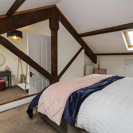 3 Old Pharmacy Court Apartment